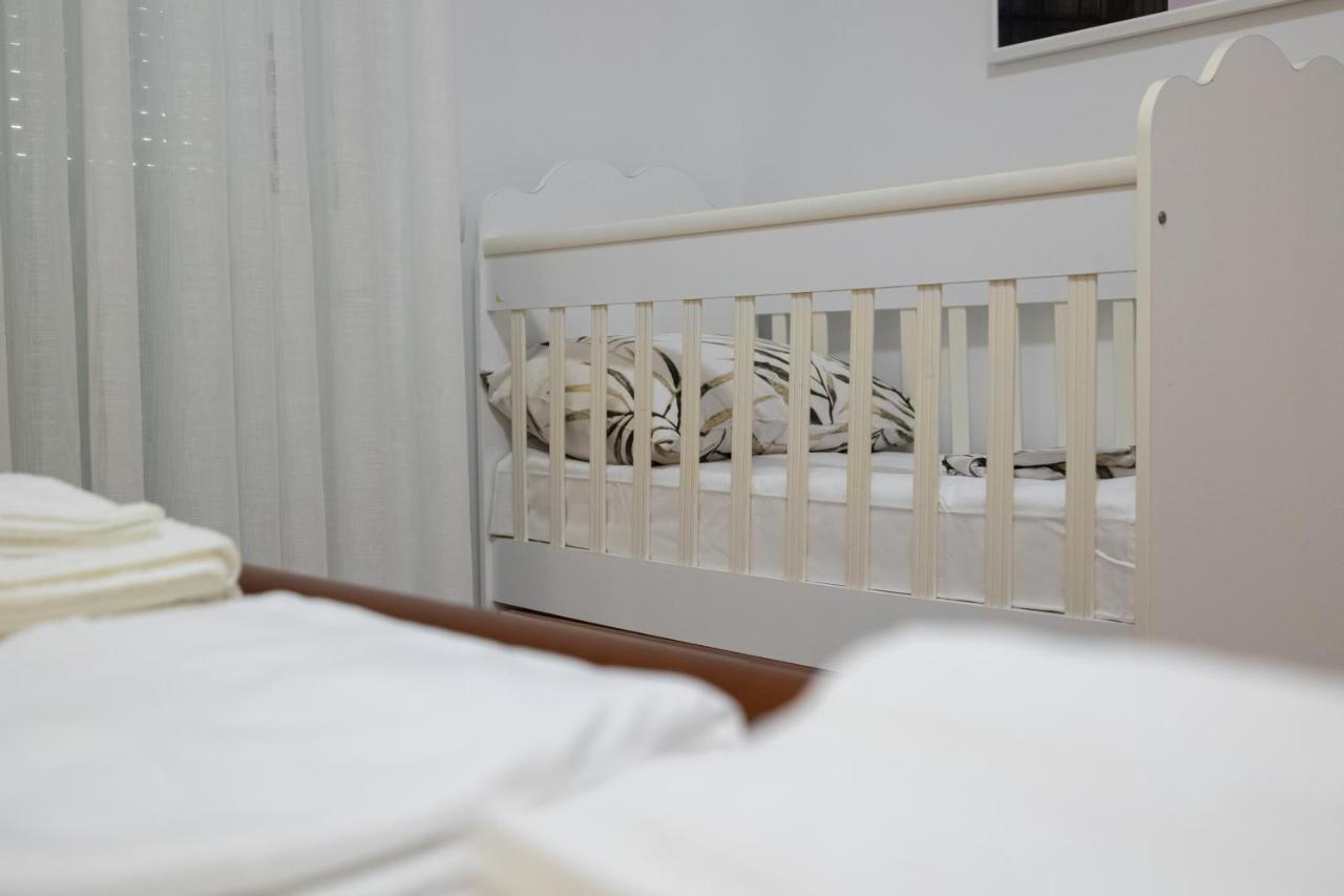 Victoria Lungomare Apartment Vlorë Exteriör bild