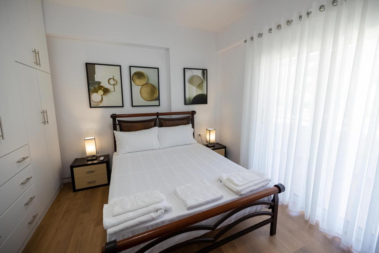 Victoria Lungomare Apartment Vlorë Exteriör bild