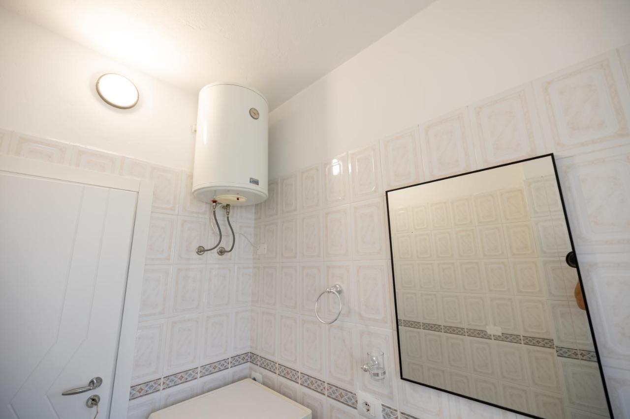 Victoria Lungomare Apartment Vlorë Exteriör bild