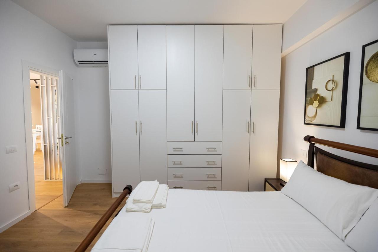 Victoria Lungomare Apartment Vlorë Exteriör bild